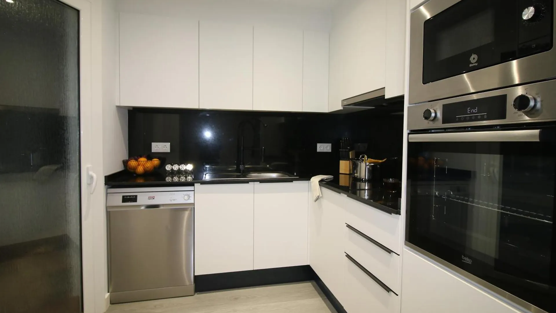 Modern And Equipped Apartment With A Wonderful Terrace Barcelona