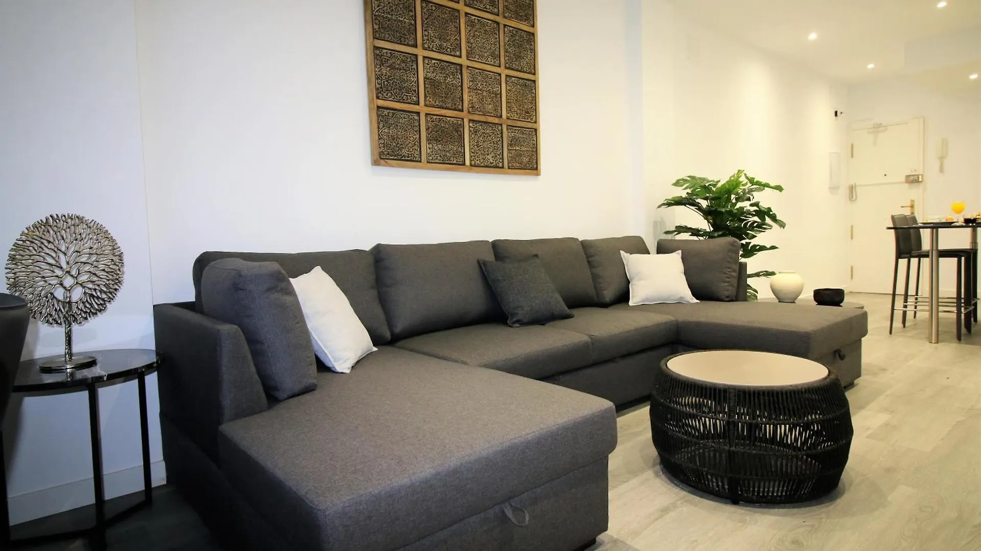 Modern And Equipped Apartment With A Wonderful Terrace Barcelona