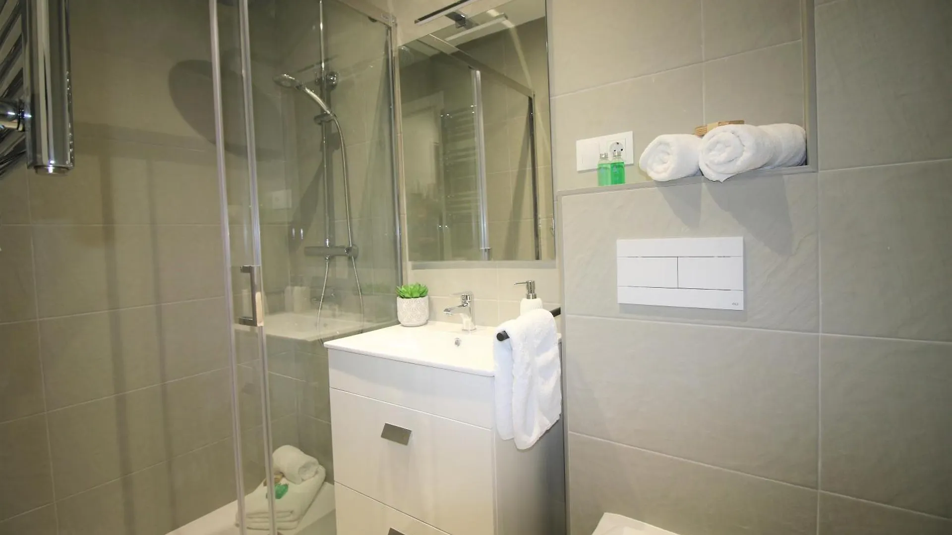Modern And Equipped Apartment With A Wonderful Terrace Barcelona Spain